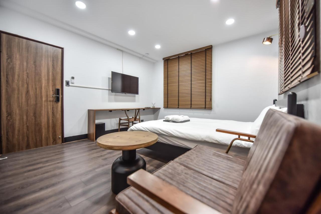 Eryang Homestay Tainan Dış mekan fotoğraf